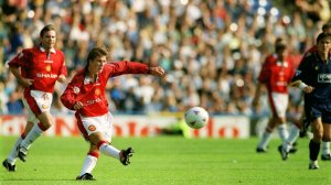 Beckham scores against Wimbledon (Image from Tony O'Brien/Action Images)