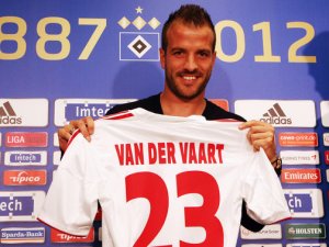 Van der Vaart resigns for Hamburg (Image from PA)