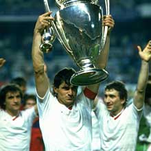 Stefan Iovan lifts the European Cup in 1986 (Image from Getty)