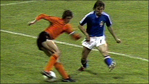 _47852727_cryuff-turn_512