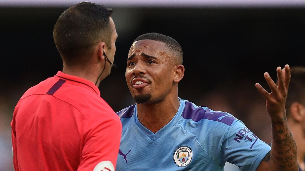 Gabriel Jesus pleads with the referee after his late goal is disallowed (Image from Tumblr)