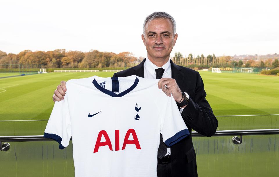 Tottenham announce Mourinho's arrival at their training ground (Image from Tumblr)